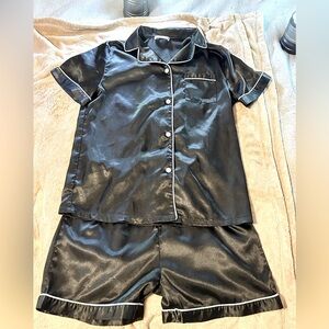 NWOT-Veseacky-Satin Soft Pajama Set. Black With White Piping.